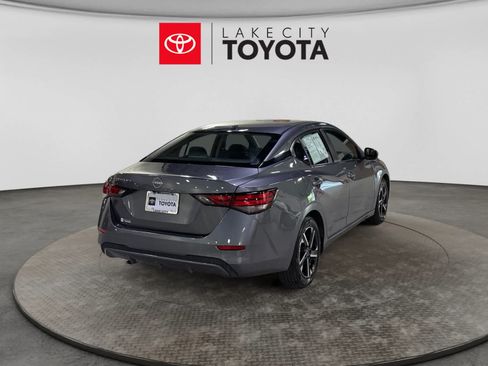 Used 2025 Nissan Sentra SV FWD image 9
