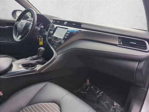 Used 2019 Toyota Camry SE image 24