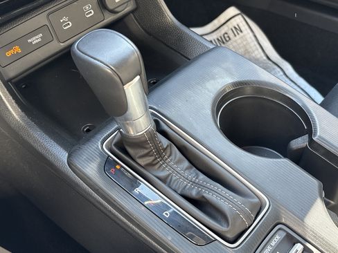 Used 2025 Honda Civic Sport image 25