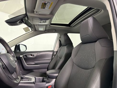 Used 2025 Toyota RAV4 XLE w/ Convenience Package FWD image 13