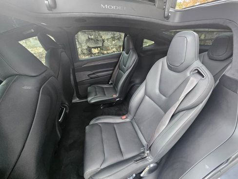 Used 2022 Tesla Model X image 58
