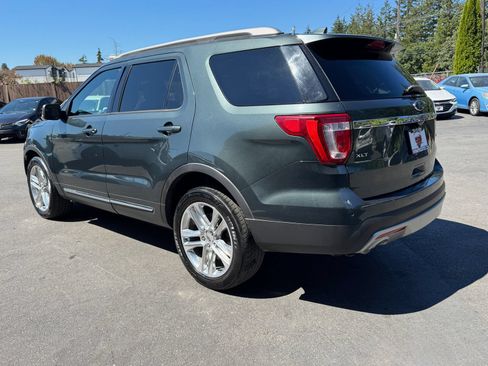 Used 2016 Ford Explorer XLT w/ Equipment Group 202A AWD/4WD image 5