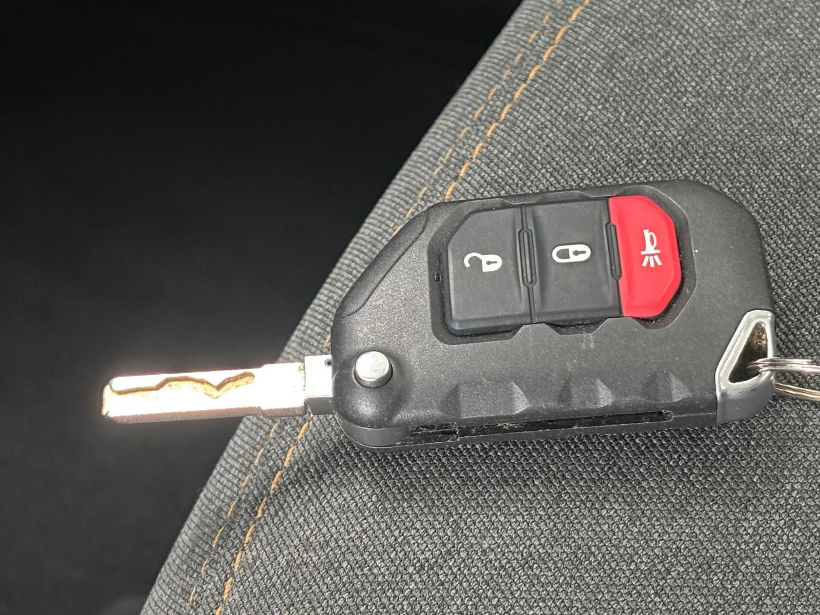 Used 2025 Jeep Wrangler Unlimited Sahara AWD/4WD image 20