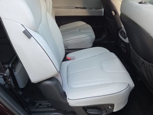 Used 2024 Hyundai Palisade SEL w/ Premium Package FWD image 17