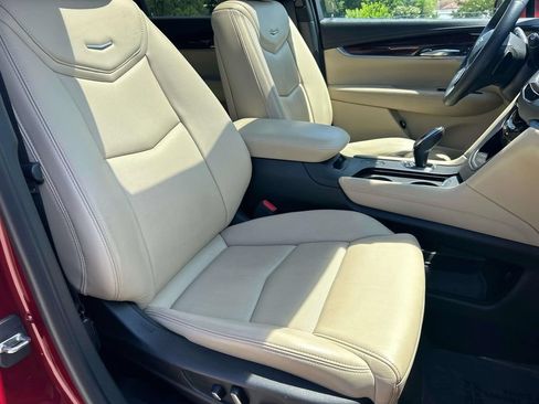 Used 2017 Cadillac XT5 Premium Luxury FWD image 28