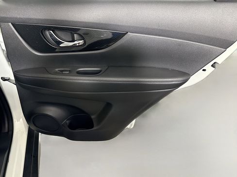 Used 2020 Nissan Rogue SL w/ Premium Package AWD/4WD image 28