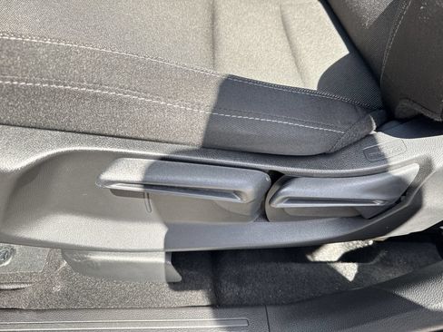 Used 2025 Honda CR-V LX image 14