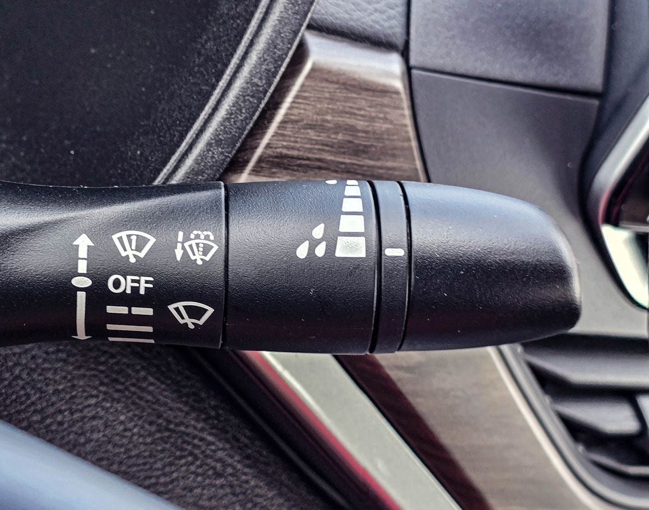 Used 2025 Nissan Altima 2.5 SV FWD image 27