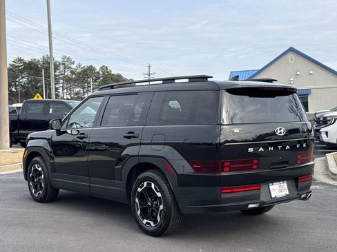Used 2025 Hyundai Santa Fe SEL image 2