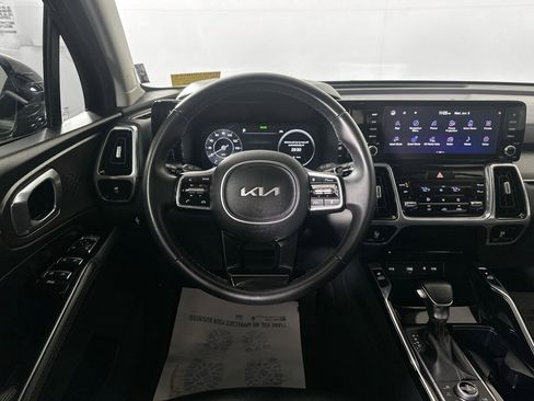 Certified 2023 Kia Sorento SX AWD/4WD image 23