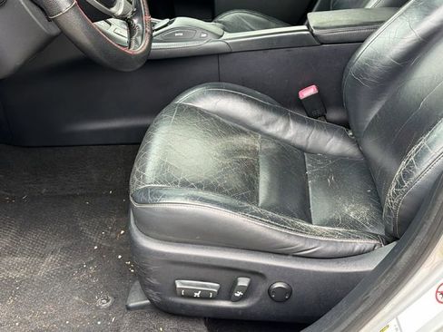Used 2011 Lexus CT 200h Premium w/ Leather Pkg FWD image 7