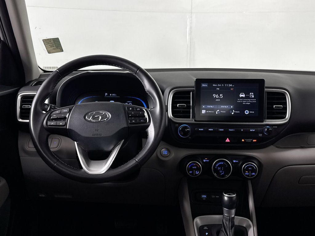 Used 2025 Hyundai Venue SEL FWD image 25