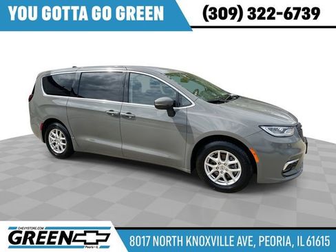 Used 2023 Chrysler Pacifica Touring-L FWD image 1