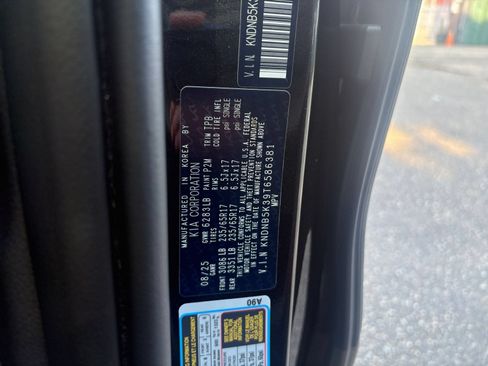 Used 2026 Kia Carnival FWD image 28