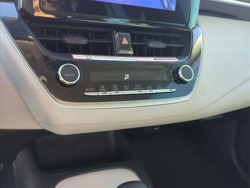 Used 2025 Toyota Corolla LE FWD image 18