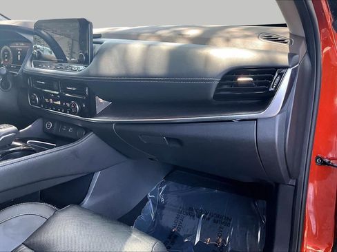 Used 2021 Nissan Rogue Platinum FWD image 19