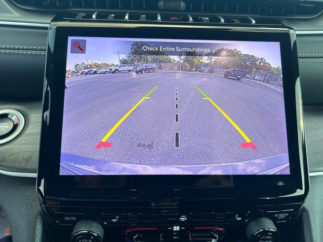 Used 2025 Jeep Grand Cherokee Limited RWD image 12