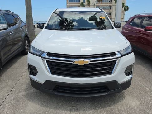 Used 2023 Chevrolet Traverse LS FWD image 2