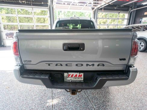 Used 2020 Toyota Tacoma TRD Sport AWD/4WD image 3