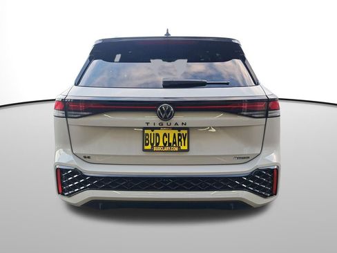 New 2026 Volkswagen Tiguan SE R-Line image 4