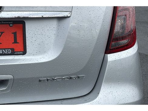 Used 2018 Buick Encore Preferred image 29