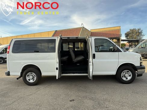 Used 2020 Chevrolet Express 3500 LT w/ LT Preferred Equipment Group image 2