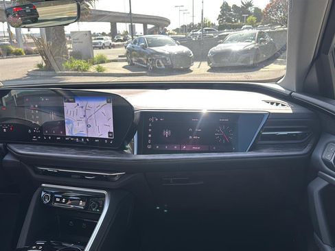 Used 2025 Audi Q5 Prestige image 11