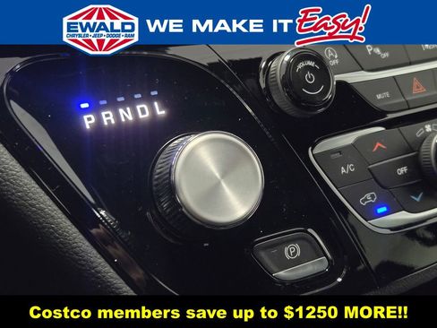 New 2026 Chrysler Pacifica Select AWD/4WD image 6