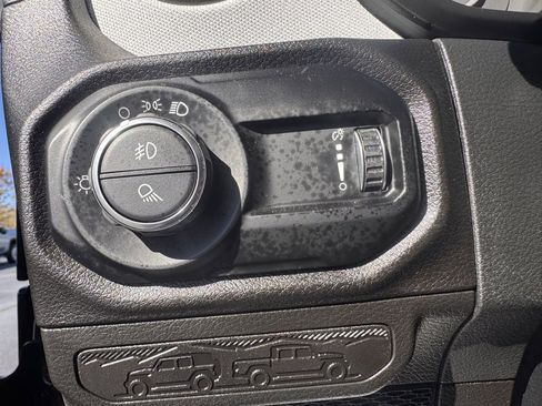 Used 2025 Jeep Gladiator Sport image 5