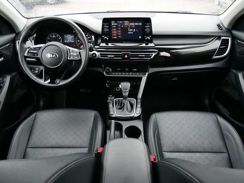 Used 2021 Kia Seltos EX image 8