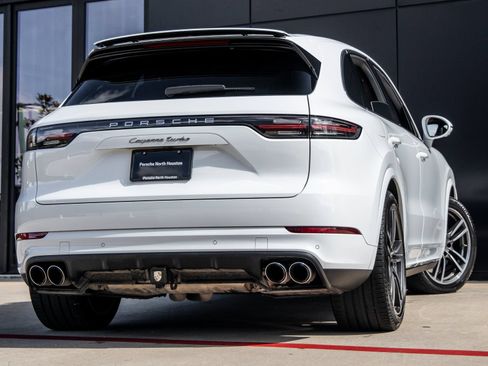 Certified 2023 Porsche Cayenne Turbo AWD/4WD image 11