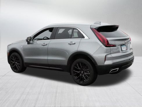 Used 2025 Cadillac XT4 Premium Luxury image 4