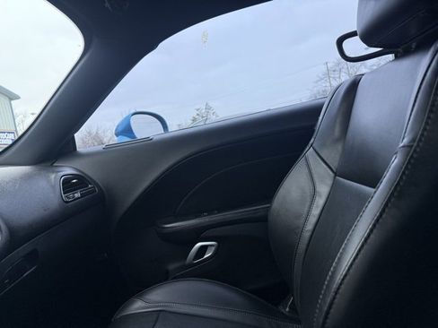 Used 2015 Dodge Challenger SXT Plus image 17