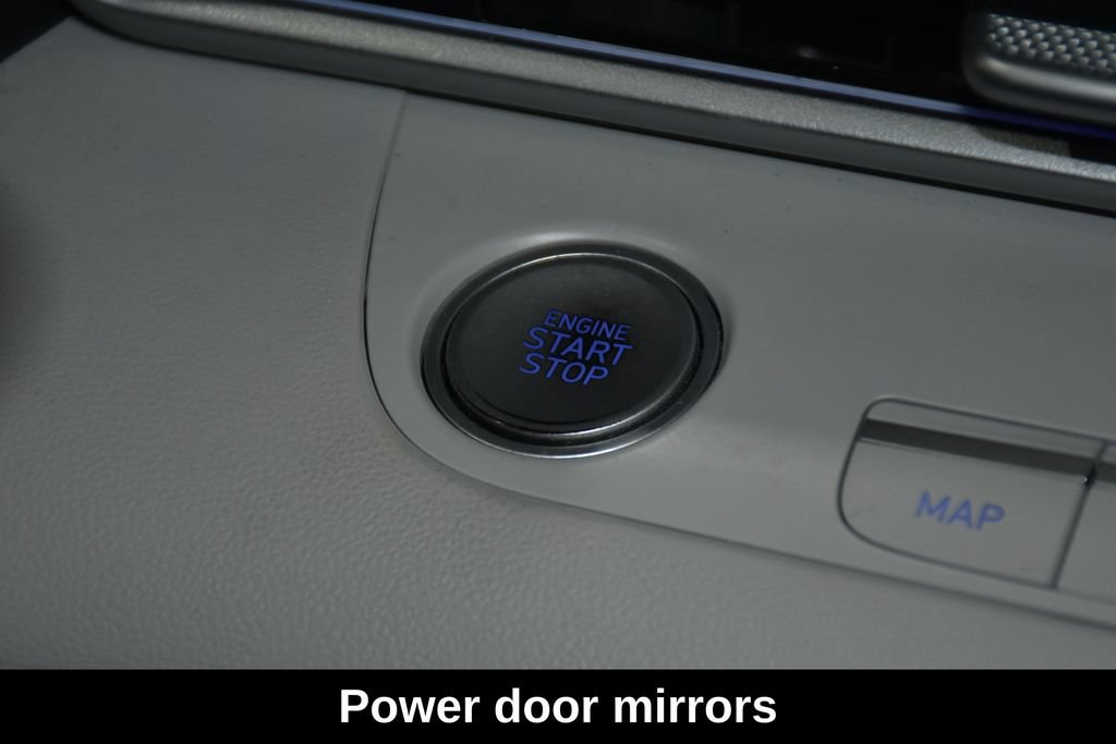 Used 2025 Hyundai Elantra Limited FWD image 19