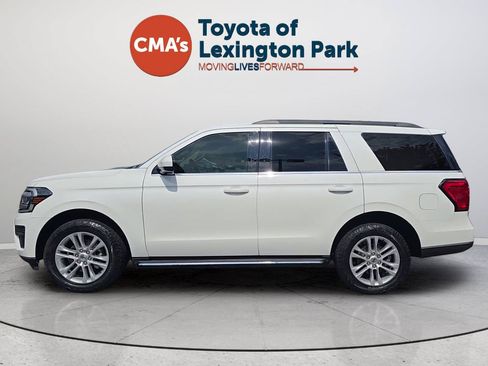 Used 2022 Ford Expedition XLT AWD/4WD image 2