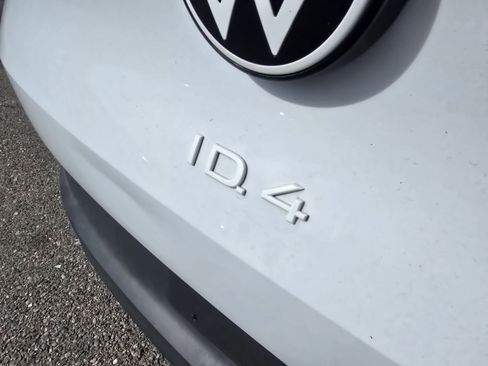 Used 2022 Volkswagen ID.4 Pro AWD/4WD image 12