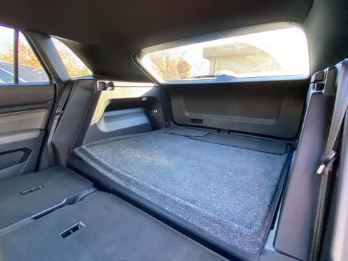 Used 2021 Volkswagen Atlas Cross Sport SE image 18