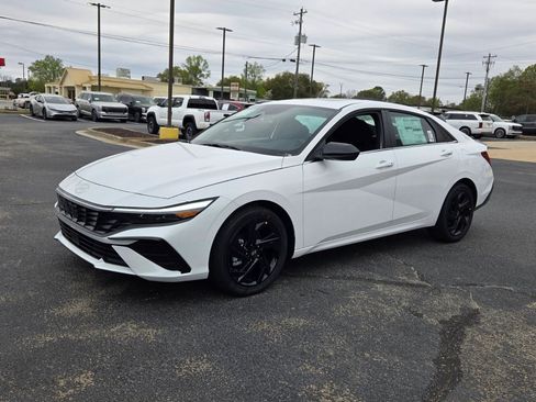 New 2026 Hyundai Elantra SEL Sport Premium w/ Cargo Package FWD image 3