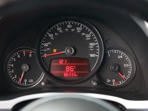Used 2012 Volkswagen Beetle 2.5 FWD image 31