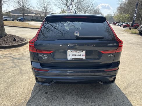 Used 2024 Volvo XC60 B5 Plus image 6