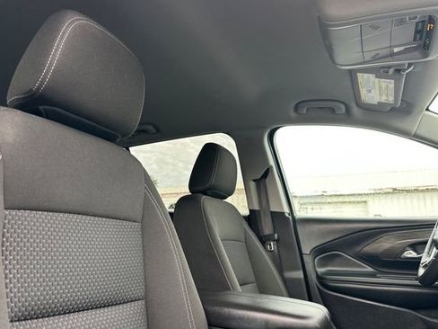 Used 2024 GMC Terrain SLE image 19