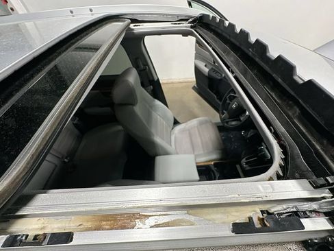 Used 2022 Honda CR-V Touring image 6