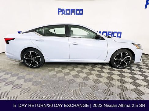 Used 2023 Nissan Altima 2.5 SR FWD image 9