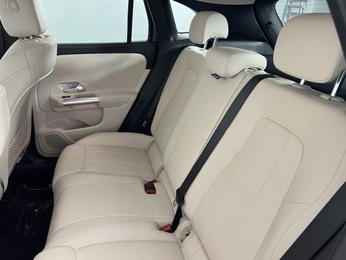 Certified 2023 Mercedes-Benz GLA 250 4MATIC w/ Premium Package image 27