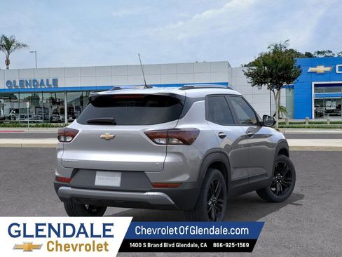 New 2026 Chevrolet TrailBlazer LT w/ Midnight Edition FWD image 4