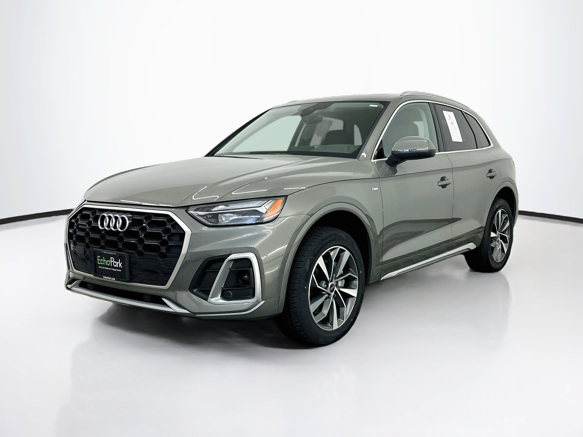 Used 2024 Audi Q5 2.0T Premium w/ Convenience Package AWD/4WD image 3