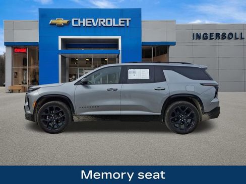 Used 2025 Chevrolet Traverse RS w/ LPO, Floor Liner Package image 9