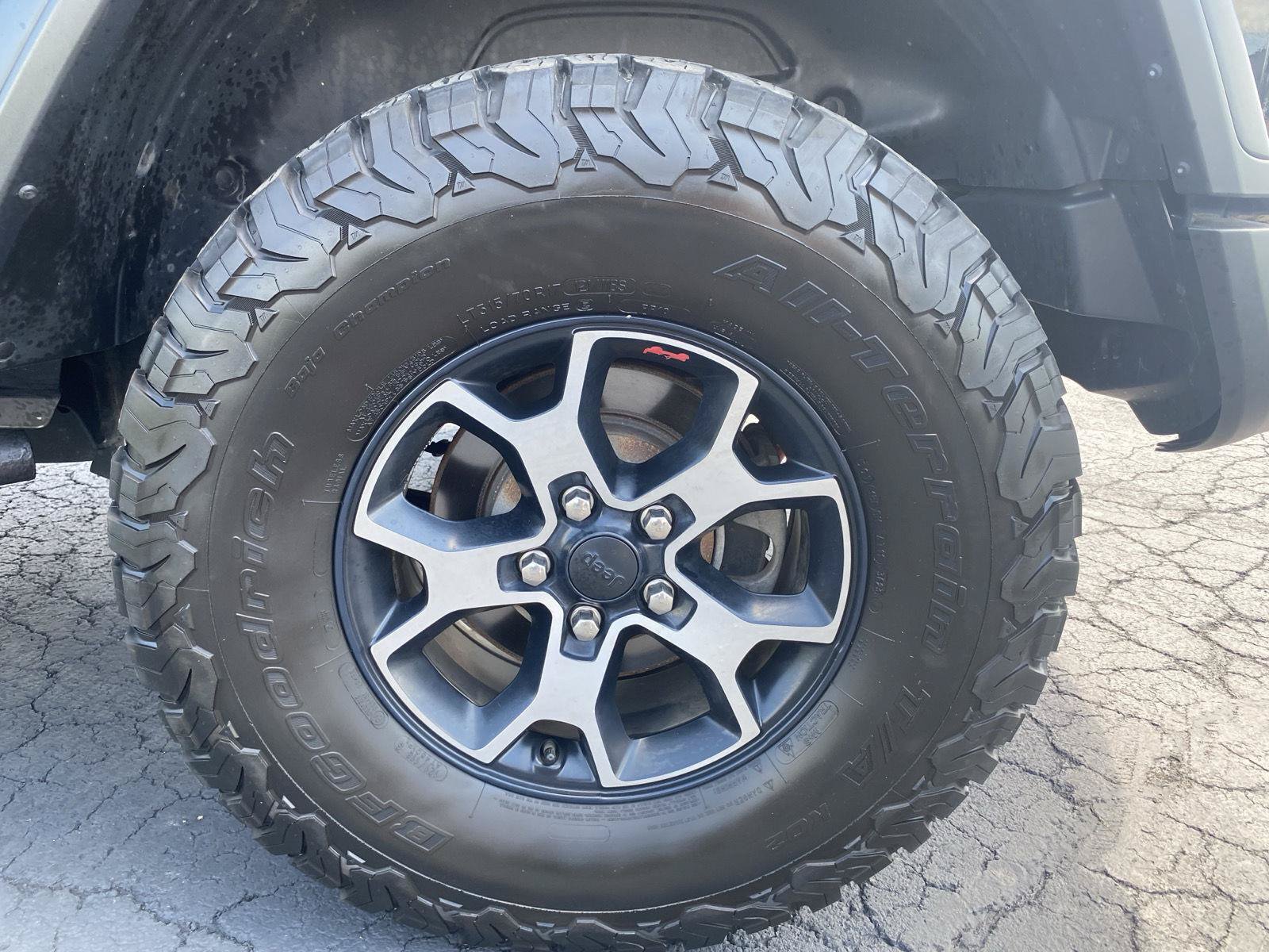 Used 2019 Jeep Wrangler Unlimited Rubicon w/ Cold Weather Group AWD/4WD image 32