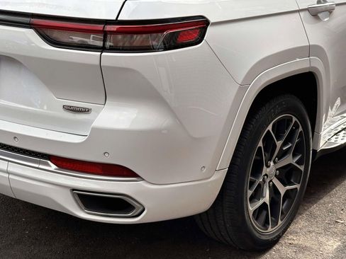 Used 2022 Jeep Grand Cherokee Summit image 8