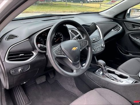 Used 2024 Chevrolet Malibu LT FWD image 12